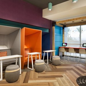 Tru by Hilton Las Vegas Airport in Las Vegas, image may contain: Hotel, Office Building, City, Inn