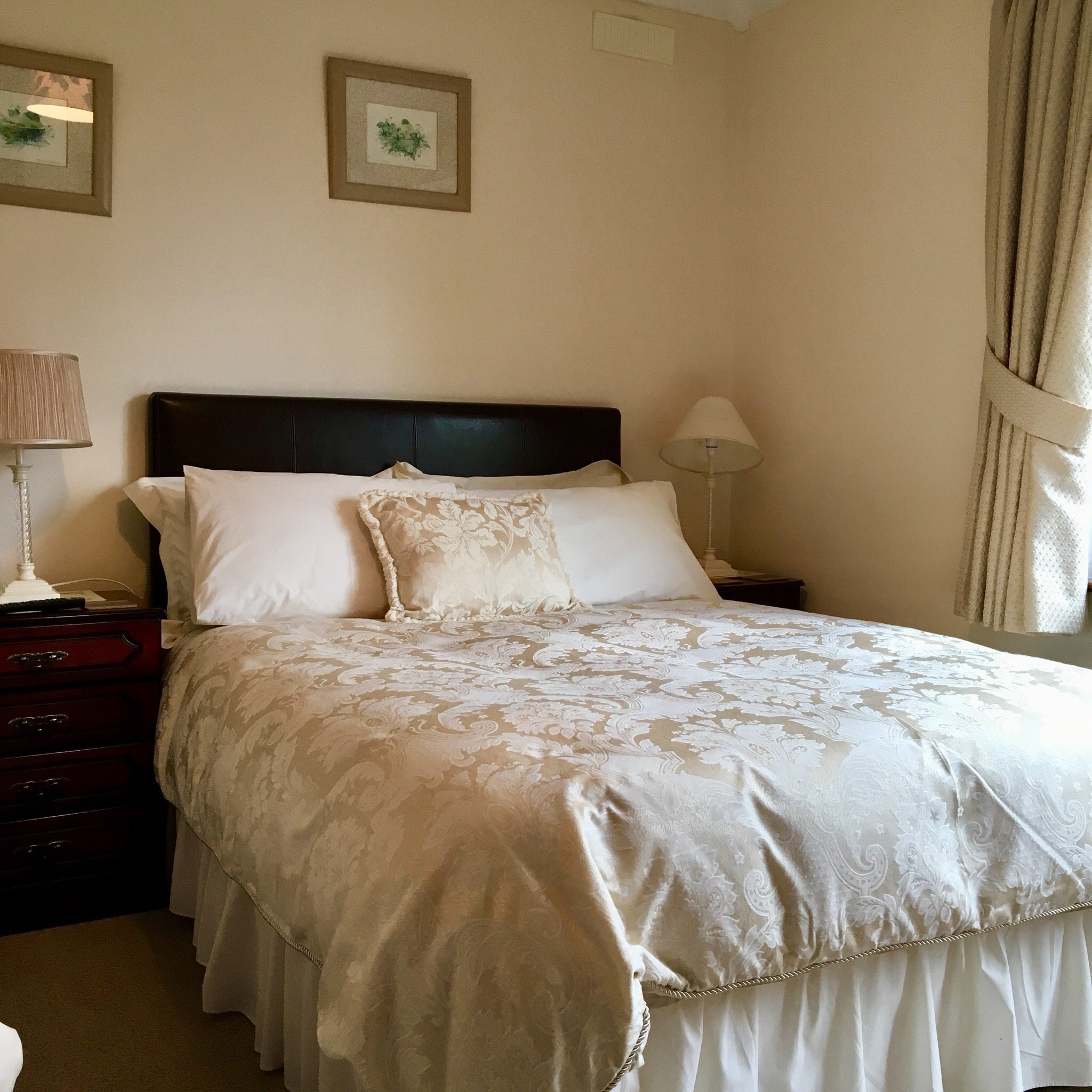 LAKEFIELD LODGE BED & BREAKFAST - B&B Reviews (Corofin, Ireland)