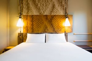 Room & Suite