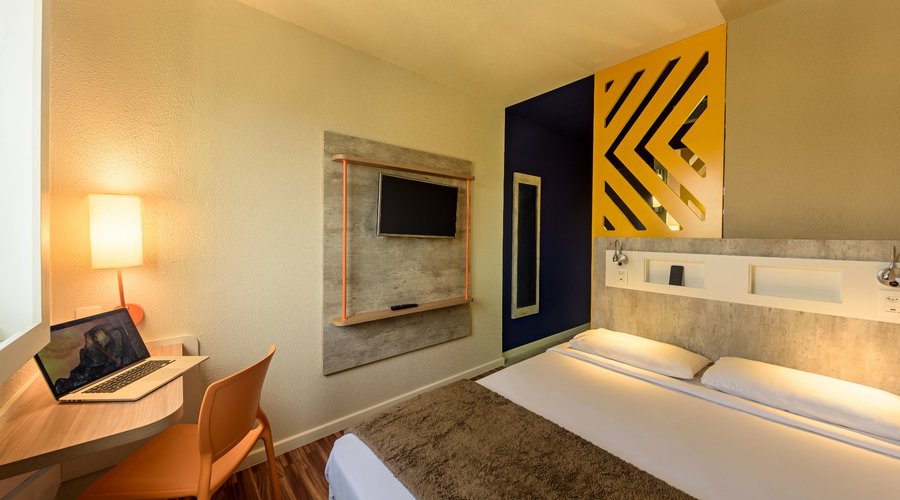 Quarto Double - Cama de casal - Acomoda até 2 pessoas.