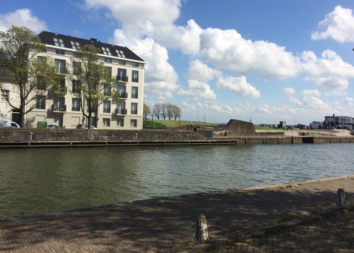 Prachtig pand langs de waterkant