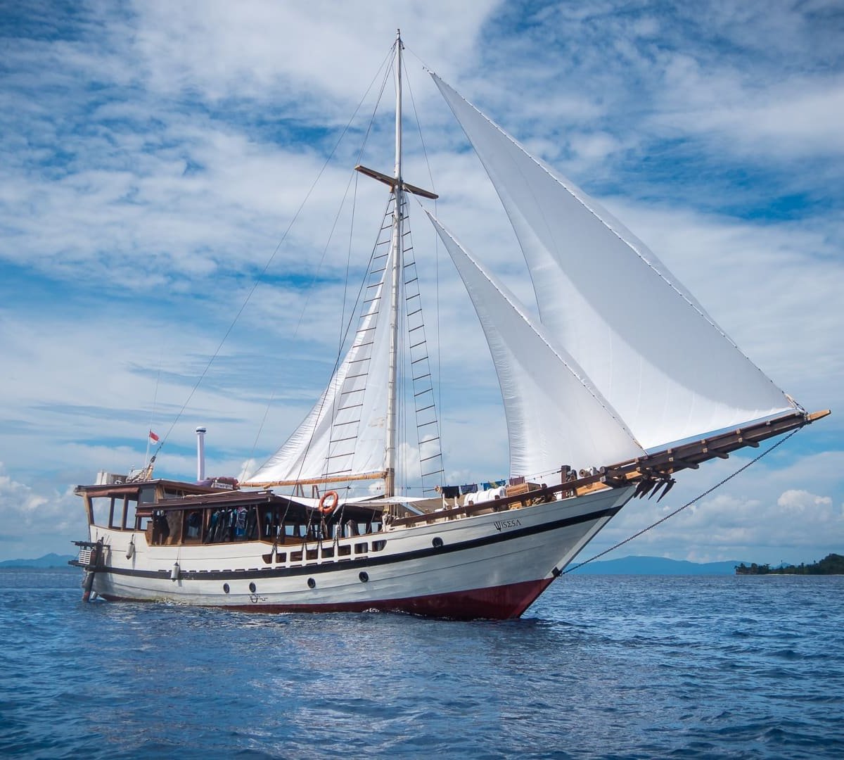 Cruising Raja Ampat - Wisesa Liveaboard (Sorong) - All You Need to Know ...