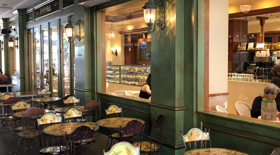 Cocola Bakery