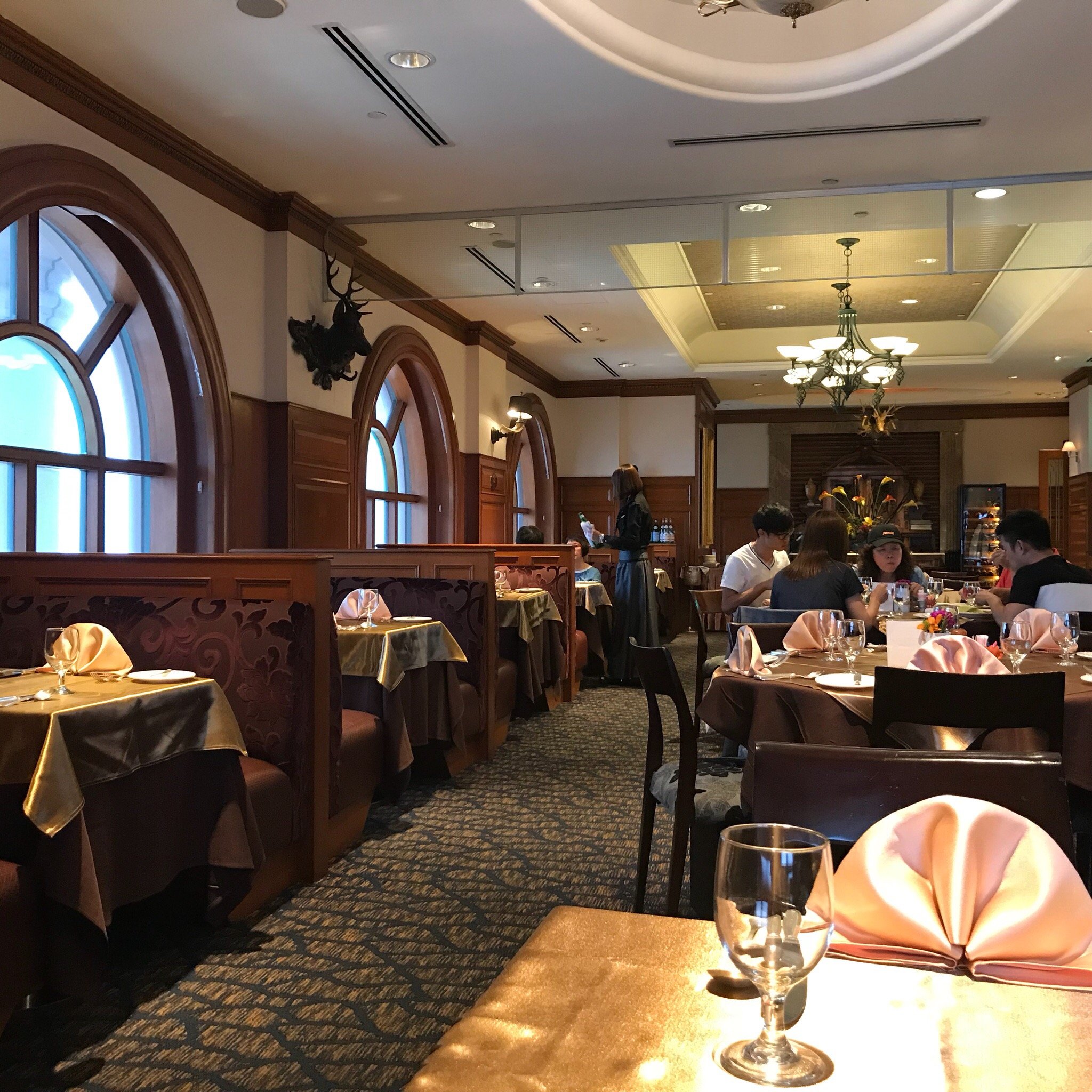 HARBOUR BUFFET RESTAURANT-GRAND HI LAI HOTEL, Qianjin