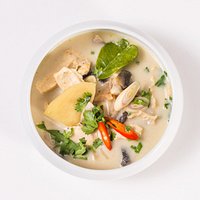Thom Kha Kai ( soupe poulet -champignons- citronelle - lait de coco)