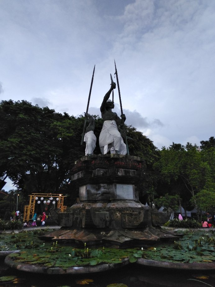 Puputan Square Bronze Monument Denpasar