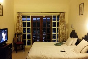 Room & Suite