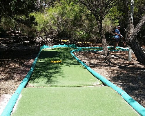 Oasis Supa Golf and Adventure Putt Mini Golf, Kids Fun