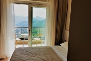 Room & Suite