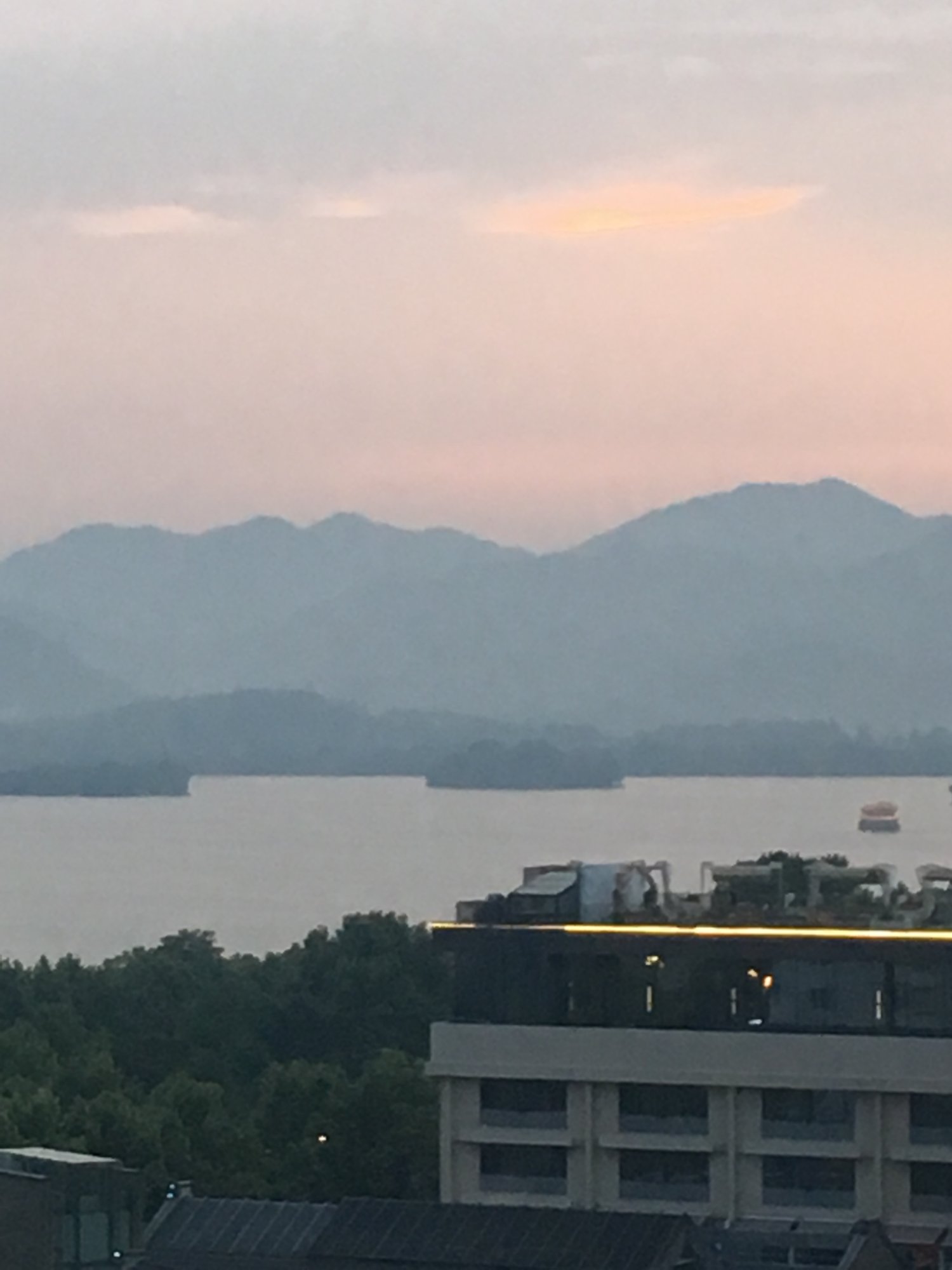 Hotel photo 102 of Midtown Shangri-La, Hangzhou.