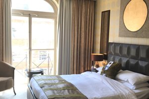 Room & Suite