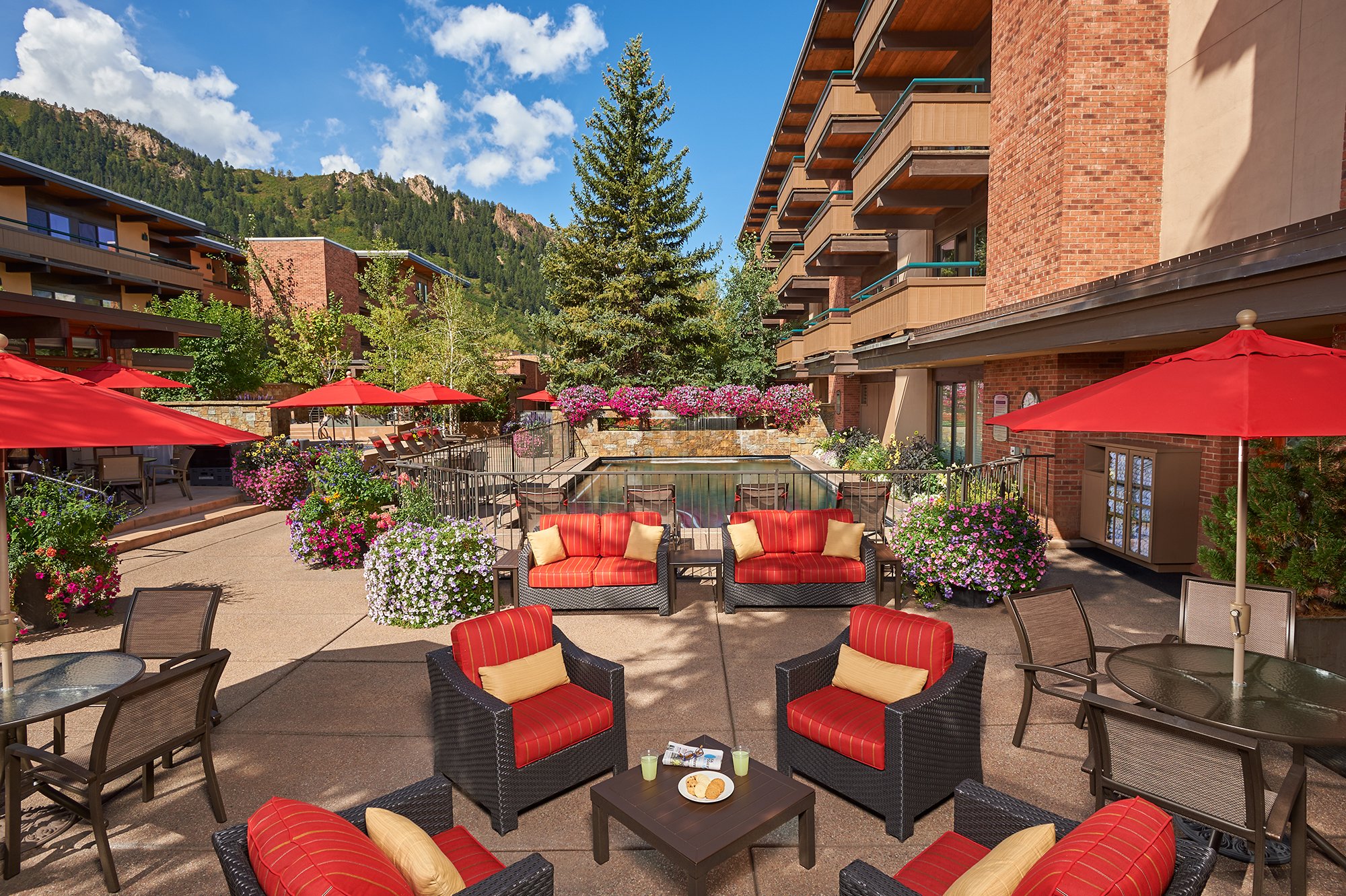 Aspen Square Condominium Hotel Pool Pictures Reviews Tripadvisor   Courtyard Furniture Summer 