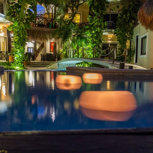 playa del carmen party resorts