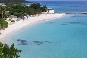 Pool & Beach