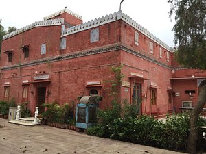 Hotel Jaswant Bhawan in Bikaner, image may contain: Villa, Brick, Hotel, City