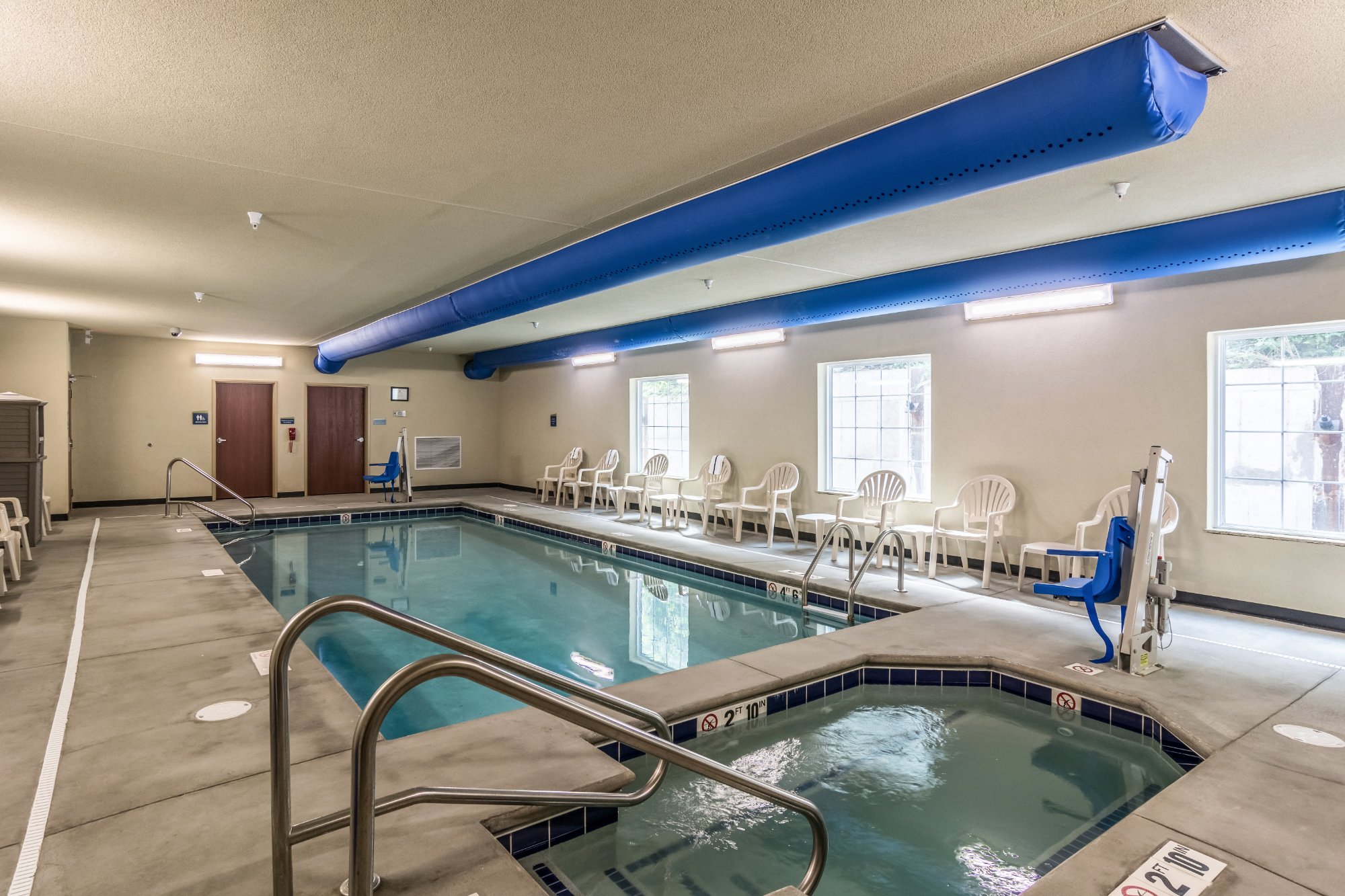 Cobblestone Hotel & Suites - Erie Pool: Pictures & Reviews - Tripadvisor