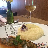 Menu executivo: peixe grelhado com molho pesto e risoto de limão siciliano
