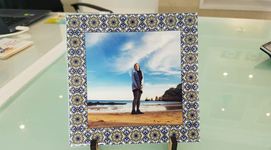 Picture printed in portuguese tile