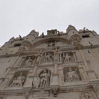 Museo de Farmacia / Arco de Santa María.