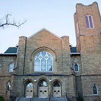 The front of Grace Presbyterian Church