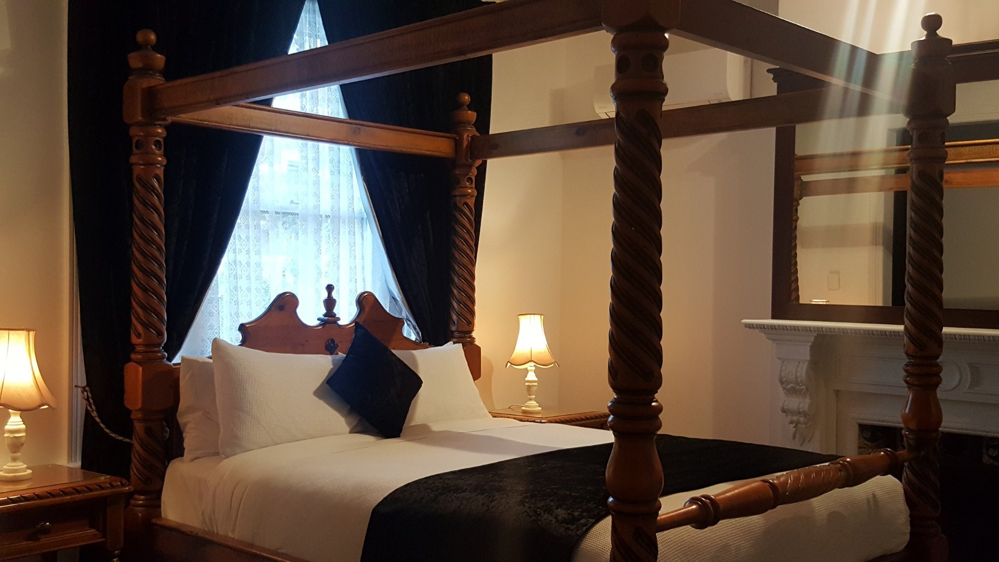 Art Hotel on York by null