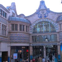 Royal Arcade. Fachada de la entrada Este.