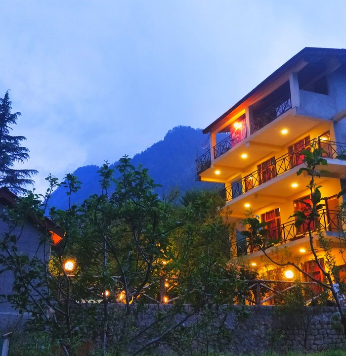 Red House Cafe Inn Prices Guest House Reviews Manali India