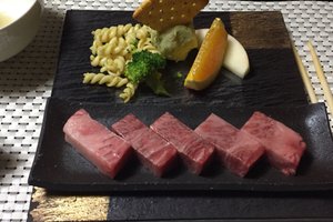用餐 
