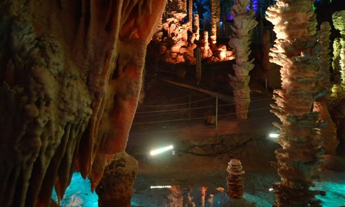 Le Gouffre de l'Aven Armand en Lozère - Visite d'une grotte souterraine à 100m sous Terre. 