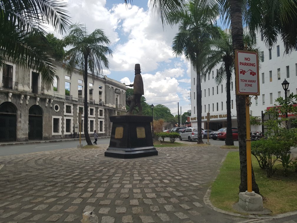 PLAZA ESPANA (Manila): Ce qu'il faut savoir pour votre visite (avec ...