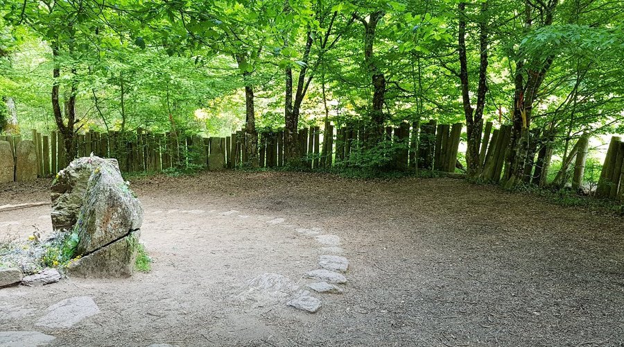Tombeau de Merlin / Fontaine de Jouvence - 뺑뽕 - Tombeau de Merlin / Fontaine de Jouvence의 리뷰 - 트립어드바이저
