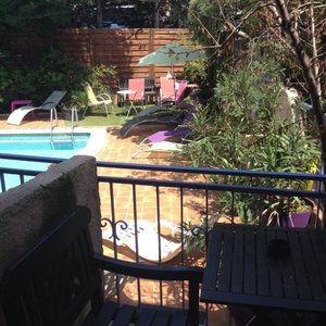 petit balcon sur piscine
