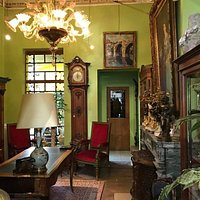 Intérieur du magasin d'antiquités rue Grètry à Liège