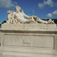 La sculpture monumentale sur son socle