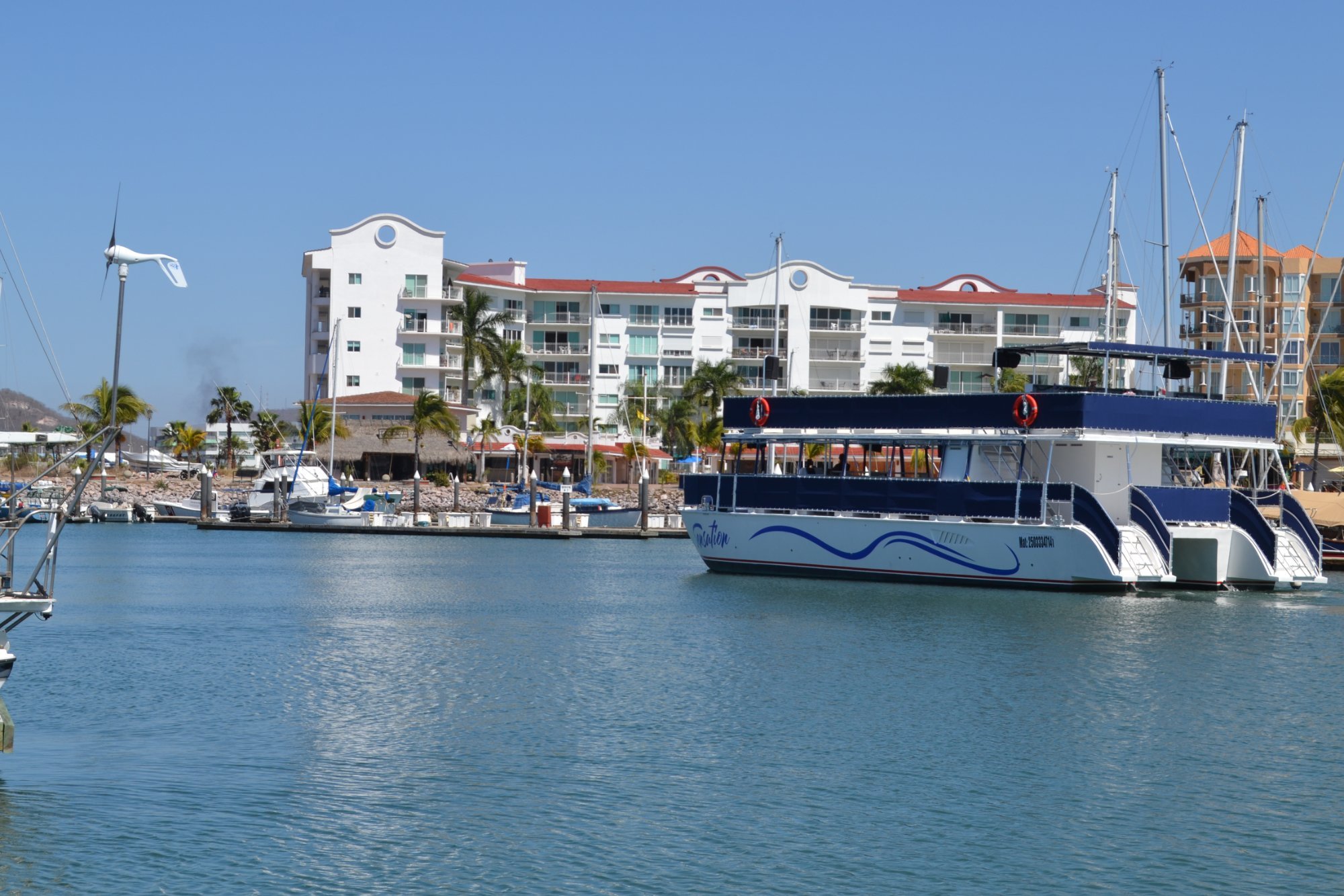 catamaranes en mazatlan