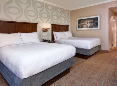 Hotel photo 11 of Embassy Suites by Hilton San Diego La Jolla.