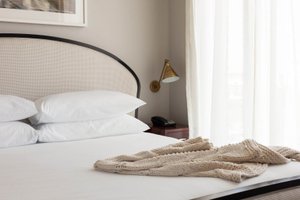 Room & Suite