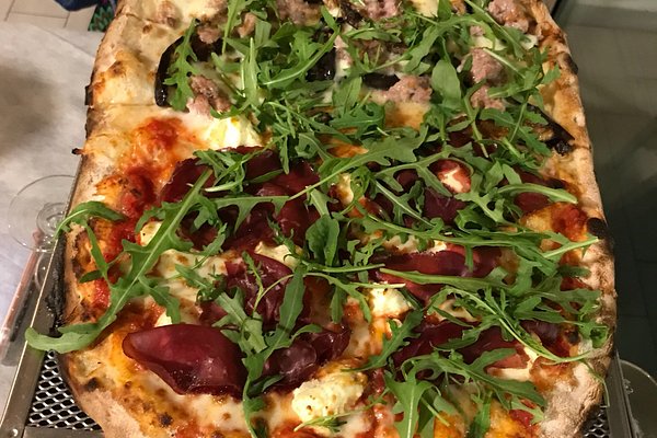 Dettaglio tavolo e addobbi - Picture of Pizza e Capricci, Villaricca -  Tripadvisor