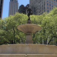 Pulitzer Fountain and statue
