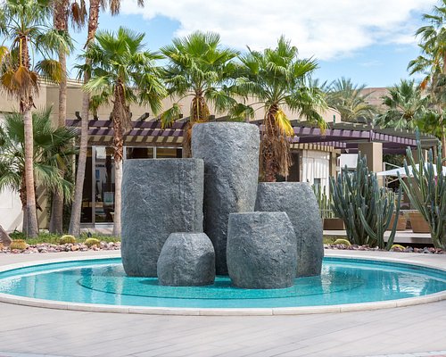Drop What You Have and Shop at These 5 Fashion Meccas in Palm Desert