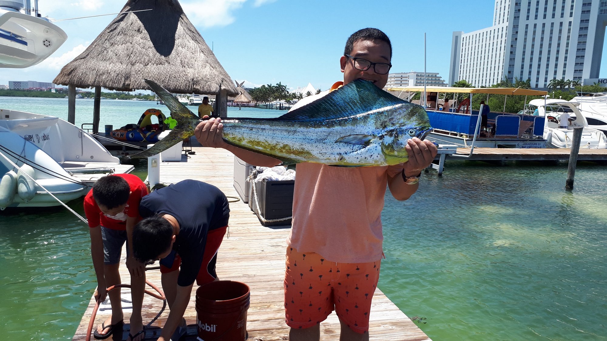 family fishing cancun