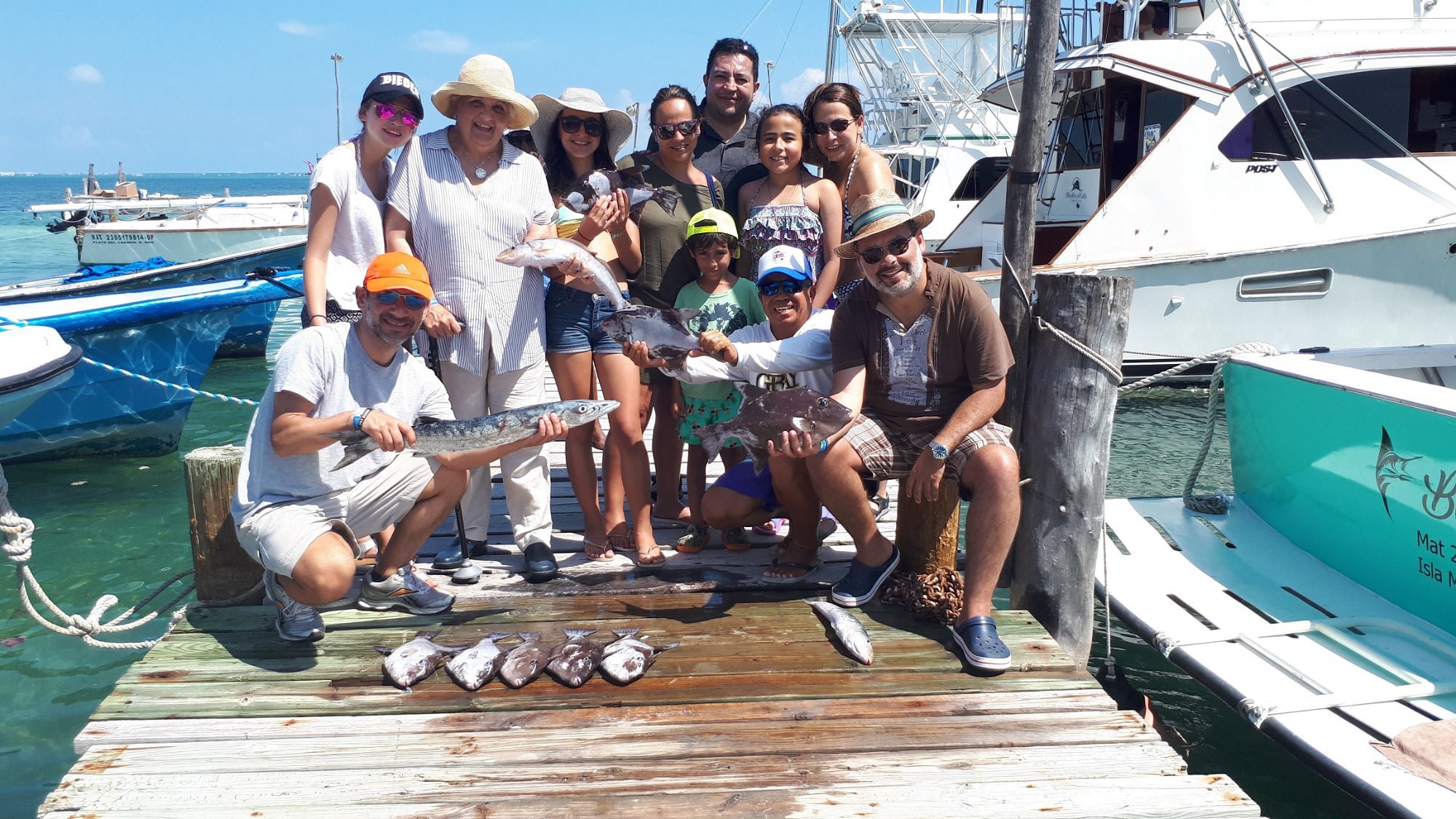 family fishing cancun