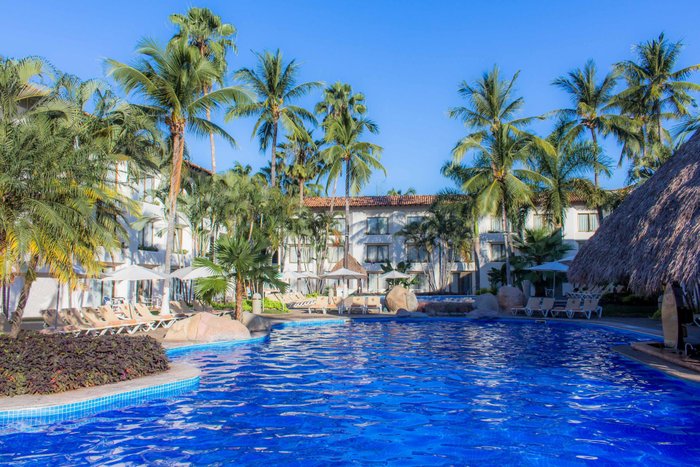 Plaza Pelicanos Club Beach Resort - UPDATED 2023 Prices, Reviews & Photos (Puerto  Vallarta, Mexico) - Tripadvisor