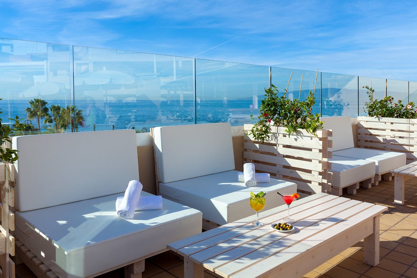 APARTHOTEL LOS DRAGOS DEL SUR Updated 2024 Reviews, Photos & Prices