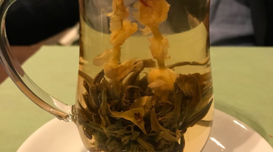 Uno de nuestros productos más exclusivos es el flowering tea. No has visto nada igual. Seguro.