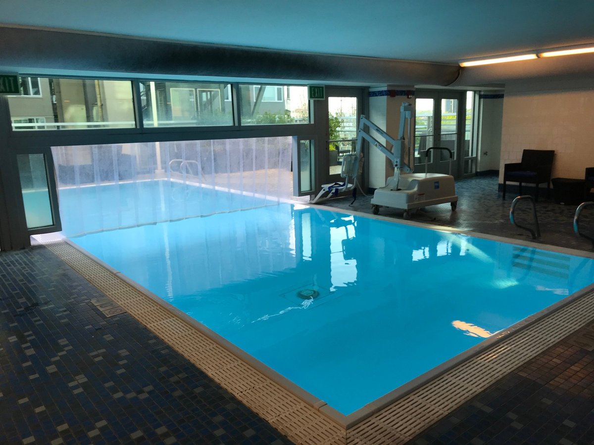 Seattle Marriott Waterfront Pool: Pictures & Reviews - Tripadvisor