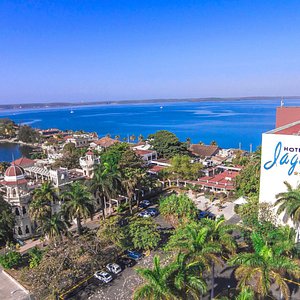 Vista aérea del Hotel Jagua y el reparto Punta Gorda