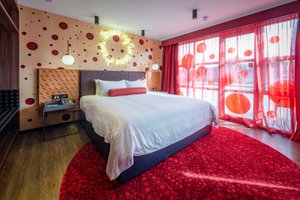 Room & Suite