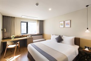 Room & Suite
