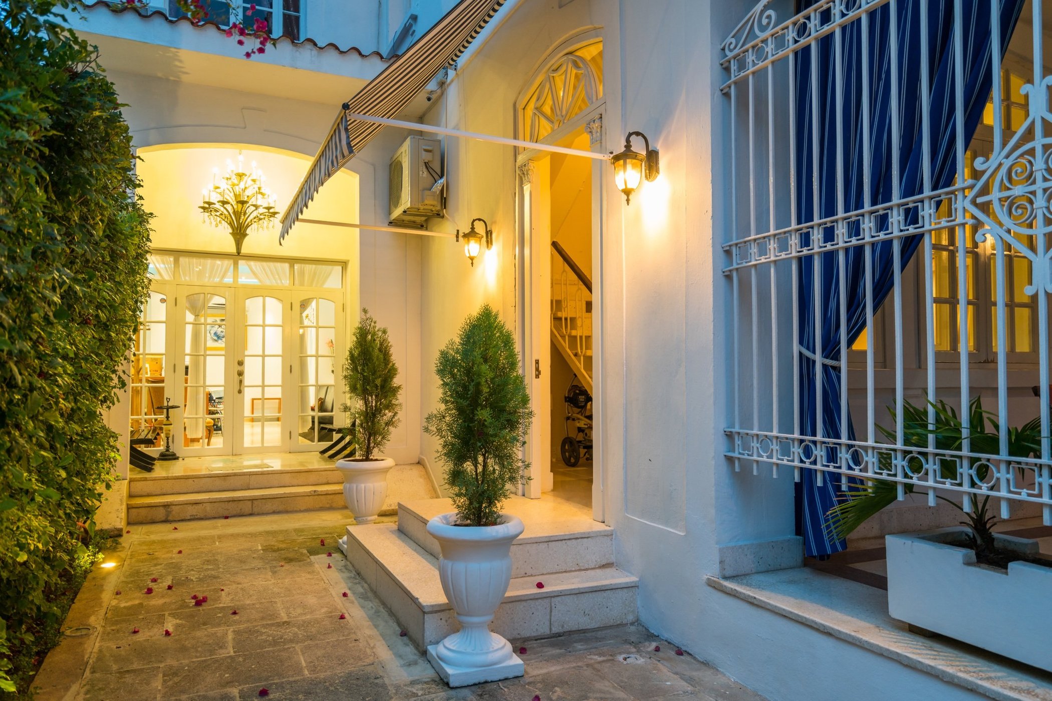 El Candil Boutique Hotel image